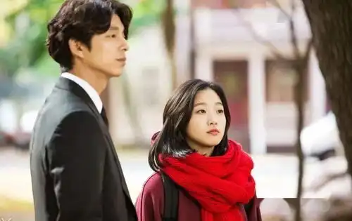 冬天穿气质大衣,这样搭围巾才流行