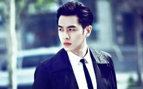 张若昀方发警告星爷抵押房产张翰抱鞠婧祎关注这些事儿