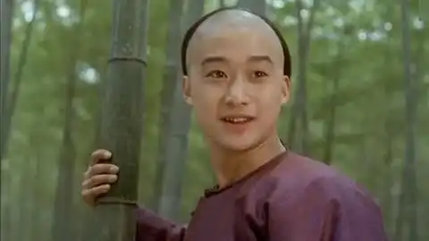 功夫小子闯情关学文出门遇北腿王挑战
