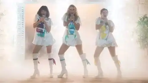 等了10年妈妈咪呀2终于回来了