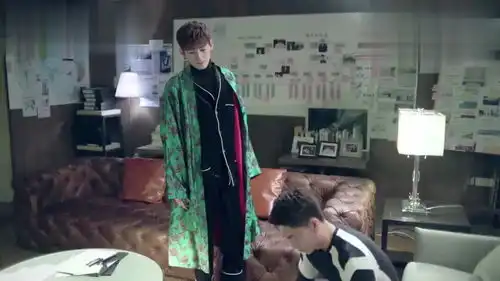 如若巴黎不快乐看到屋子墙上的东西,慕琛知道了卓尧的压力
