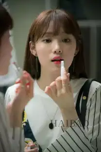 朴信惠宋慧乔...这些制服女神中,你被谁诱惑到了
