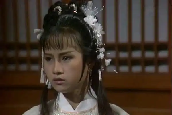 30年前这部剧堪称美女如云,黄日华老婆梁洁华古装造型太美了