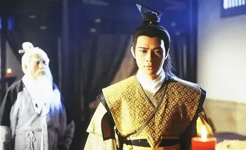 57岁杨逍带女儿坐海上摩托,15岁爱女亭亭玉立,撞脸钟嘉欣
