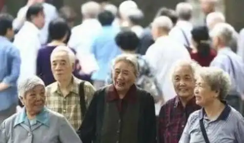 死亡高峰我国人口老龄化后果即将出现,专家三个因素驱动所致
