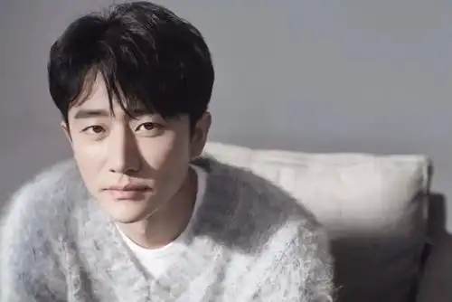 国庆档的白月光,是怎样炼成的专访黄轩