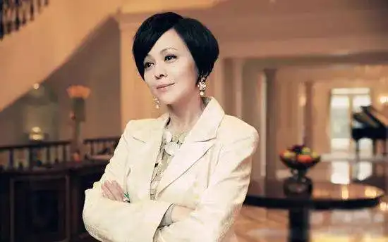 她演了大半辈子坏女人,如今53岁强势翻红