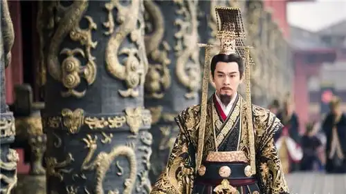 秦朝是历史上第一个统一王朝,为何我们叫汉人,不叫秦人
