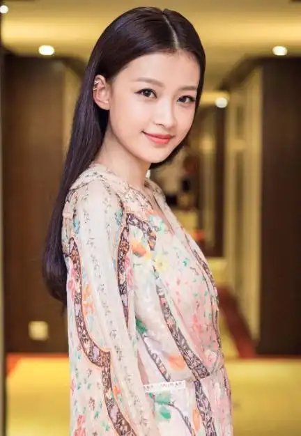 7个孙怡中有一个是假冒的,不是铁粉绝对找不出,你敢试试吗