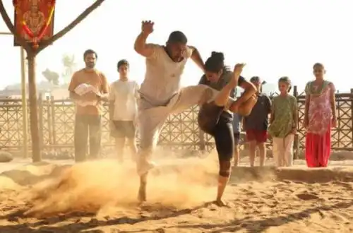 摔跤吧,爸爸伟大父爱,为女儿敢于反抗全世界
