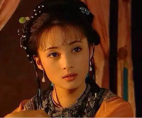 古装第一美人蒋勤勤入学当天轰动北电,琼瑶亲自为她取艺名
