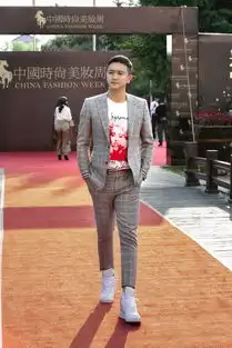 白一弘现身中国时尚美妆周盗墓笔记之怒海潜沙热播
