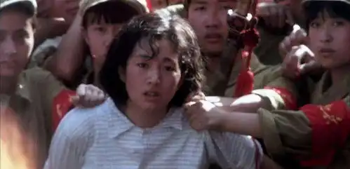 霸王别姬她不顾一切奔赴的爱情,终是死在那男人编织的谎言中
