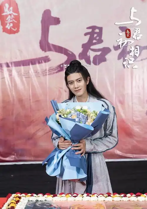 网议最期待的2021新cptop10邓伦倪妮杨幂许凯上榜,热巴和他夺冠
