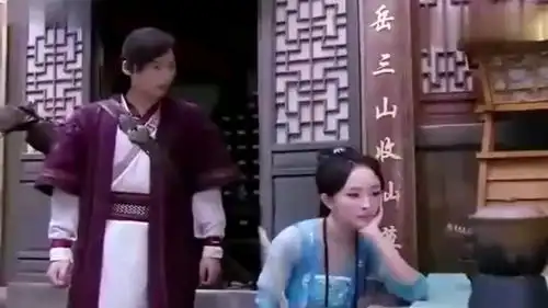 古剑奇谭杨幂左手被烫伤,李易峰拉着右手心疼,穿帮了吧