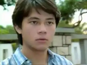 还记得最经典杨逍吗周星驰同学,一场意外让他性情大变
