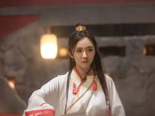 杨幂再扮古装造型,俏皮灵动的侠女气质十足
