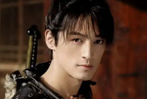 一生一部经典就够了,胡歌偏偏有4部,琅琊榜算一部,图四已封神