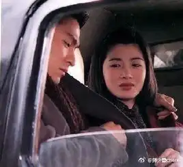 陈少霞晒19岁时与刘德华经典老照片,出奇的美