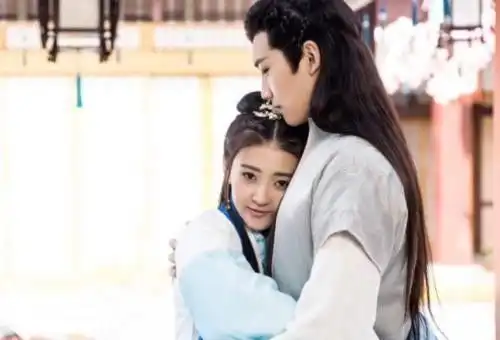 没等来双世宠妃3,却等来梁洁另一新剧开拍,造型太仙
