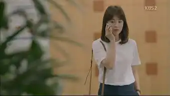 太阳的后裔宋慧乔同款包包乔妹示范减龄搭配法3
