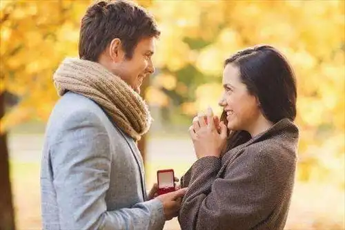 搞定中年男人,靠的不是付出,而是三个套路