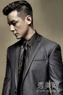 张亮金宇彬大长脸男神脸型谁更长
