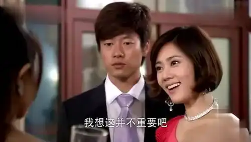 回家的诱惑男子遇到跟前妻长得一样的女人,在她面前说前妻胆小