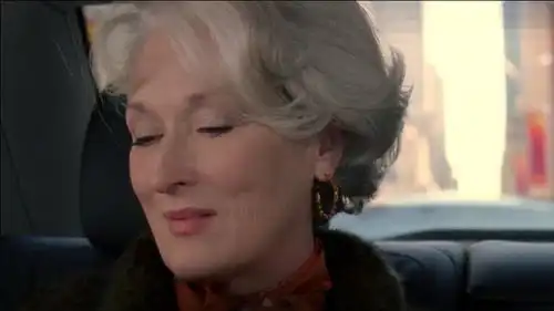 美女想当记者,却意外要去伺候女魔头,这工作太难了
