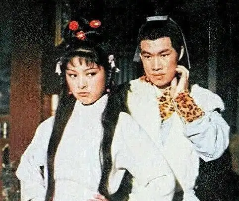 演黄蓉一炮而红,却惨遭爱情背弃,64岁的米雪靠什么活成了香港的不老传奇
