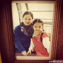 少年版赵默笙原为武大校花生活照曝光图
