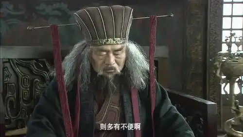 新三国国贼董卓轻易相信了小人挑拨,把袁绍亲戚赶尽杀绝
