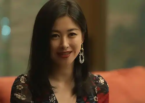 当玫瑰的故事女演员同框,才发现,骨相和皮相的差距一目了然