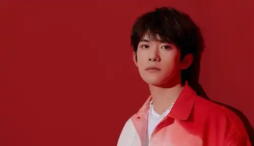 易烊千玺新面孔曝光两部新作即将亮相,有望成为圈层骄傲