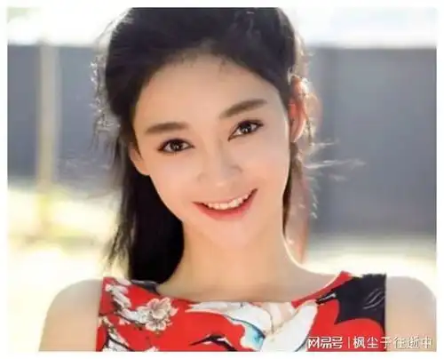 因为遇见你里惊鸿一瞥,如今李眸又凭滹沱儿女圈粉无数
