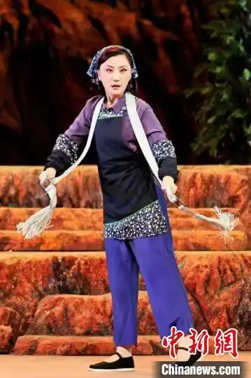 新编现代京剧红土展演中国戏剧节讲述感人故事