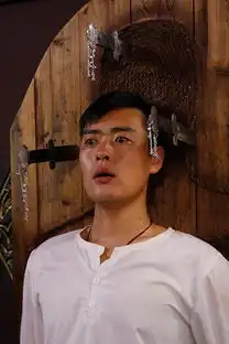 战火情缘张桐陷乱世绝恋苏岩演绎刀尖人生
