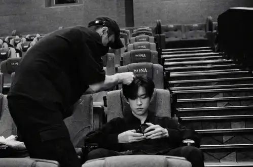 长津湖顶流男神易烊千玺晒伍万里930破壳照