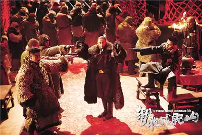 奇观与传统的发明近年来军事题材影片书写的新变
