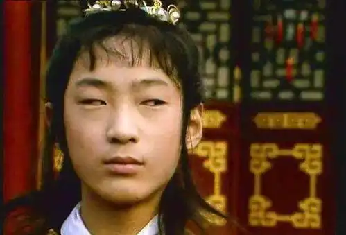 红楼梦为何贾母对贾环十分厌恶并带有偏见有三个很关键的原因
