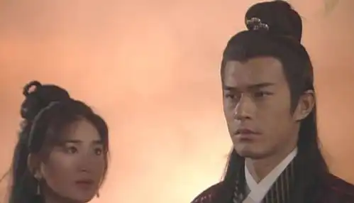 古天乐首次拿影帝温碧霞晒两人旧照祝贺,网友这部是什么戏
