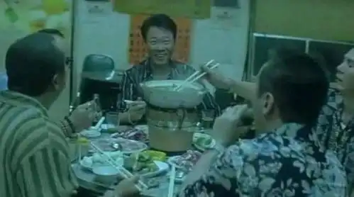 为什么港片中的古惑仔,那么爱吃廉价的火锅今天告诉你真相
