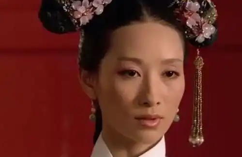 甄嬛传你注意了吗安陵容冰上跳舞时,皇后一句话,注定了安陵容的结局
