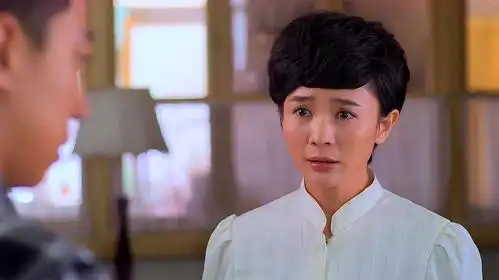 满仓进城葛红回来拿东西,不料小桦不见了,赶紧带着家人去找她
