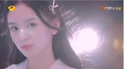 杨幂公司新人倾巢而出,23岁王艺瑾最有明星相,剑指迪丽热巴