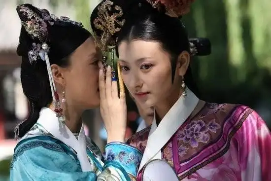 出道5年因甄嬛传成名,走红后奉子成婚,今发福变胖认不出