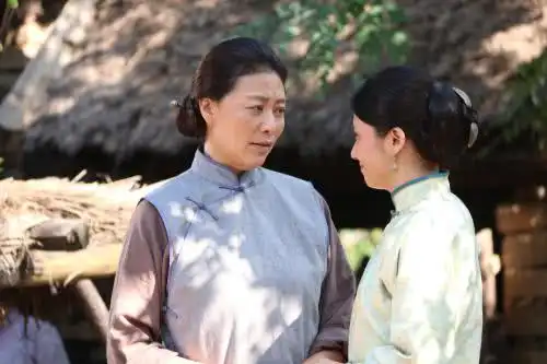 23岁登春晚,24岁夺影后,29岁漂亮女儿演技获张嘉译力捧