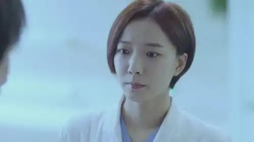 急诊科医生江晓琪再查父母死因,质问秦宇宁无果后分手