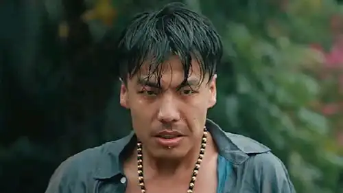 电影猎毒者男人为了得到货源,竟绑架别人的女儿,可天网恢恢疏而不漏,终将接受法律的制裁