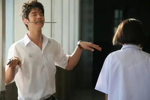 还记得初恋这件小事吗男主现身香港拍新剧,脸不再是初恋脸